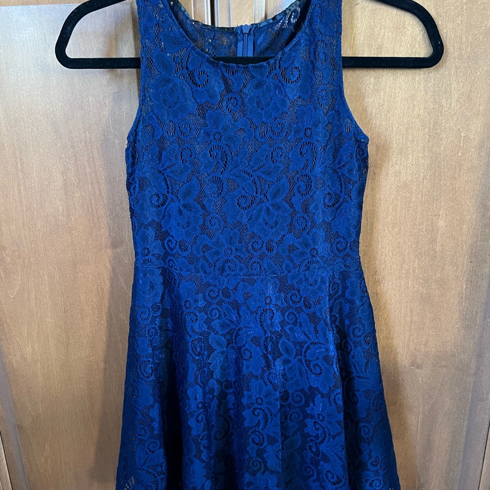 Un Deux Trois Girls blue lace dress